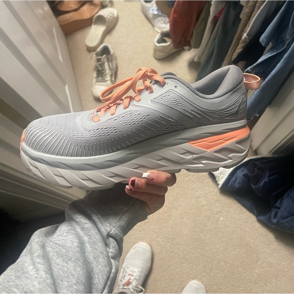 Hokas